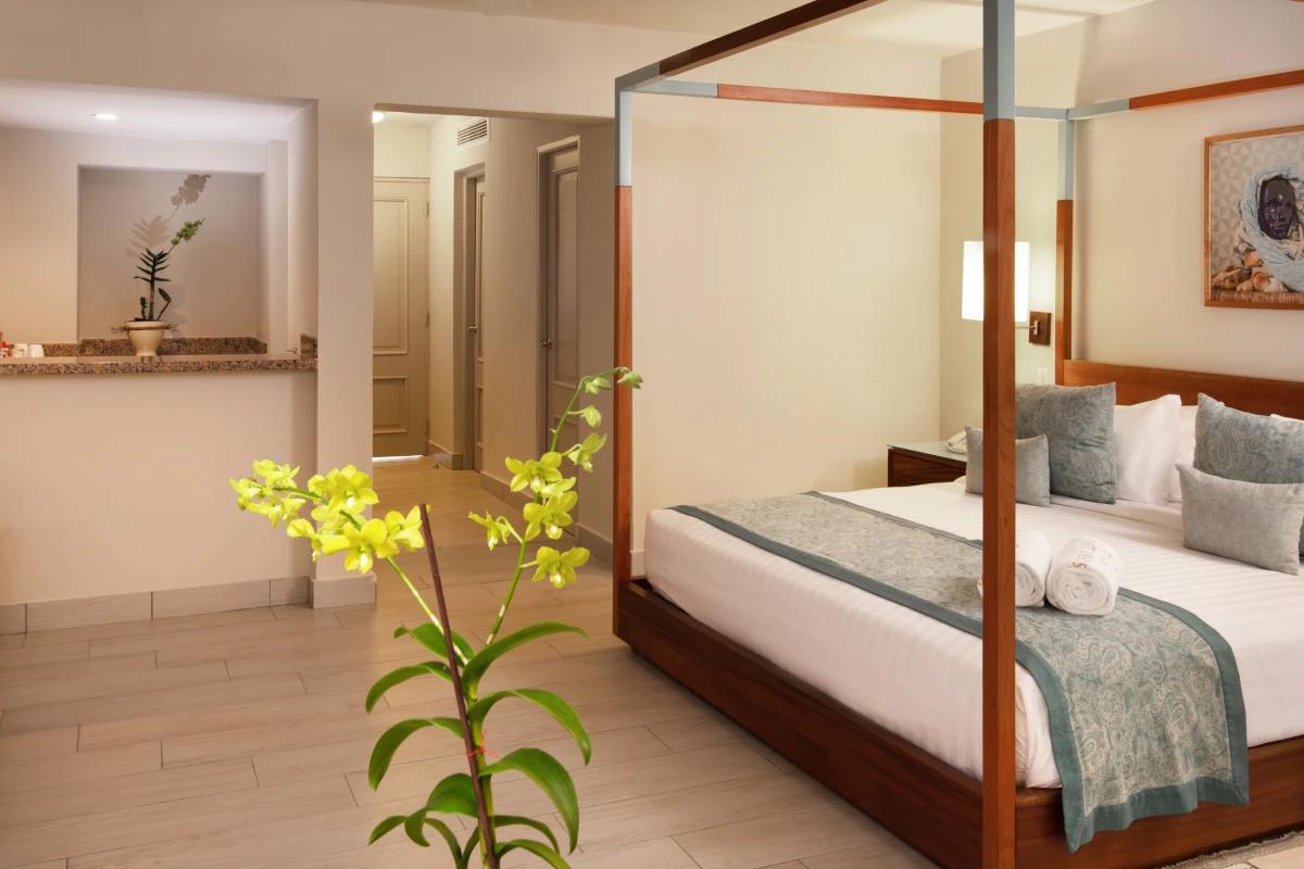 Honeymoon Suites with Royal Package VH Atmosphere Resort & Beach Club Puerto Plata Honeymoon Suites with Royal Package VH Atmosphere Resort & Beach Club Puerto Plata